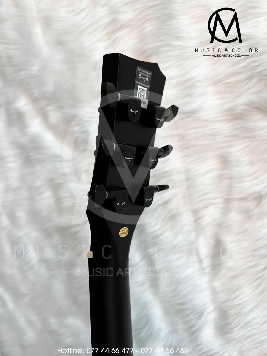 Guitar Enya Nova G